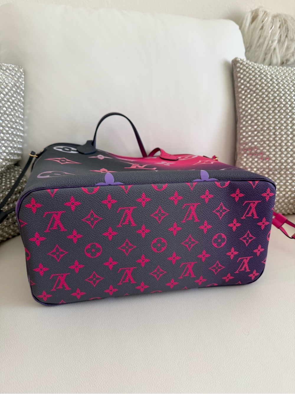 Louis Vuitton Pink and Black Monogram Gradient Tote - Picture 4 of 14